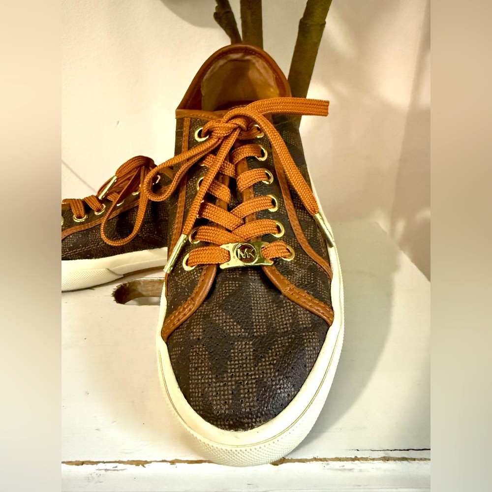 Michael Kors women’s Brown lace up sneakers logo designer